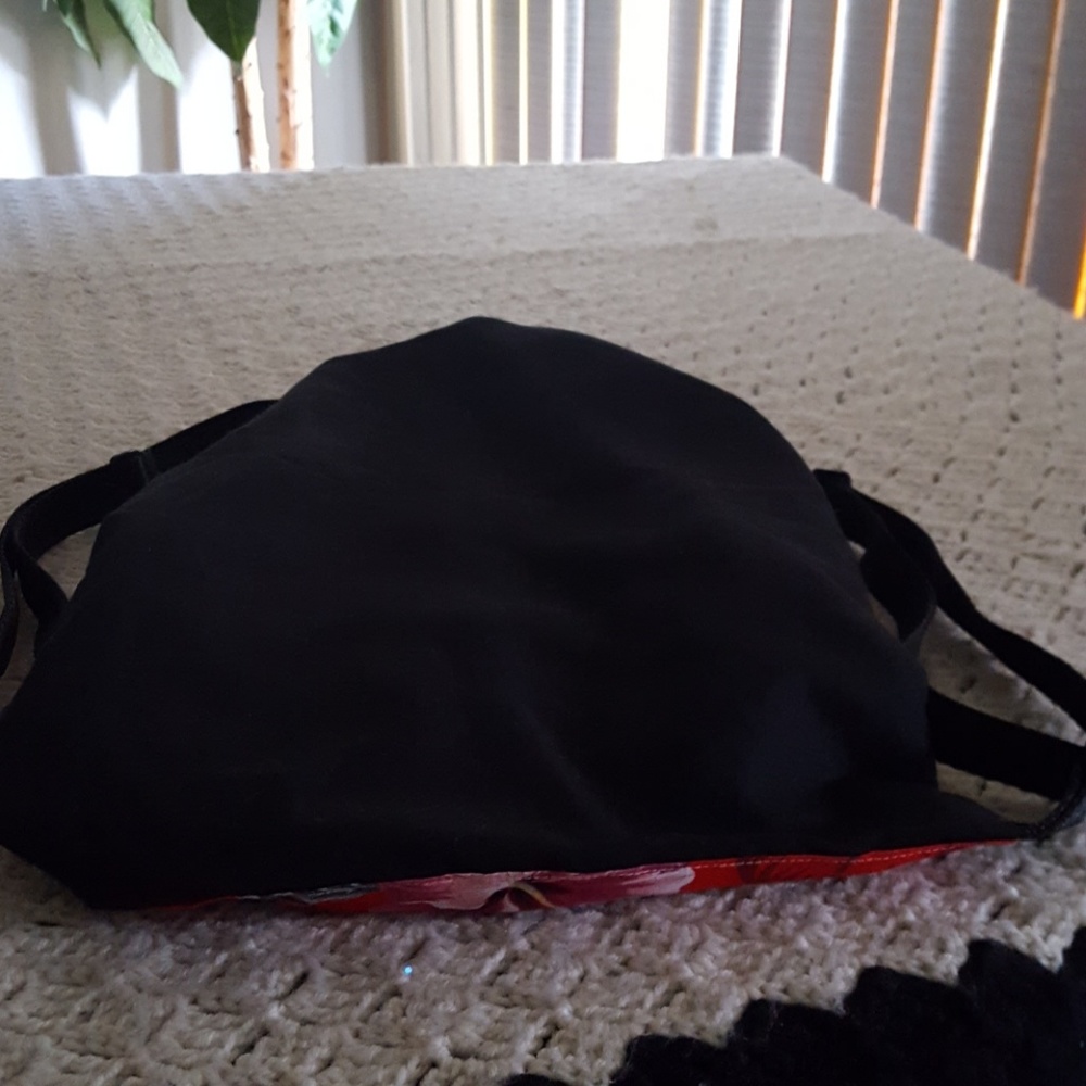 Hawaiian Print Backpack. - Picture 3 of 6